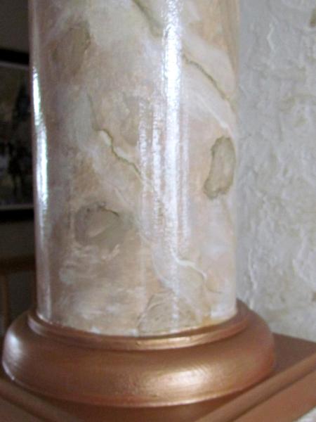 Marbelized pillar w brushed copper base
